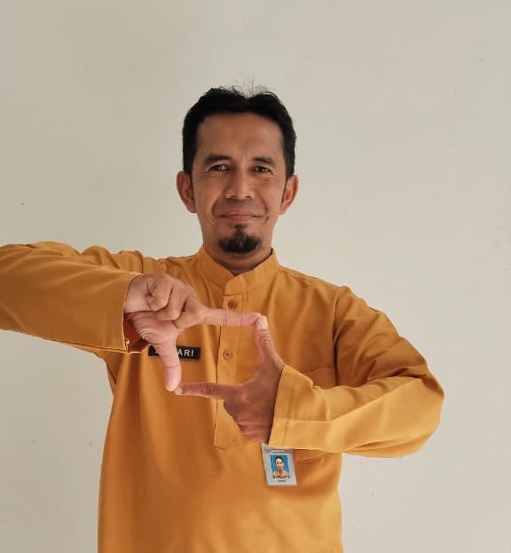 Foto ADHARI
